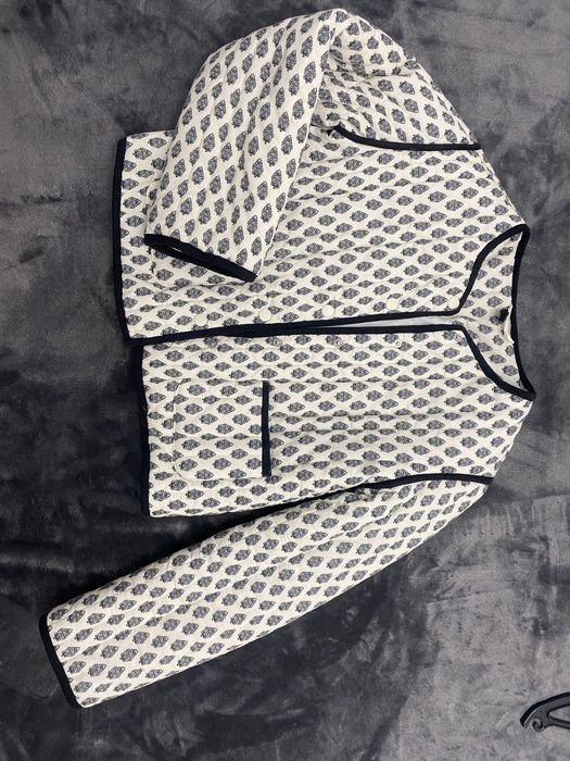 Продам осеннюю ветровку