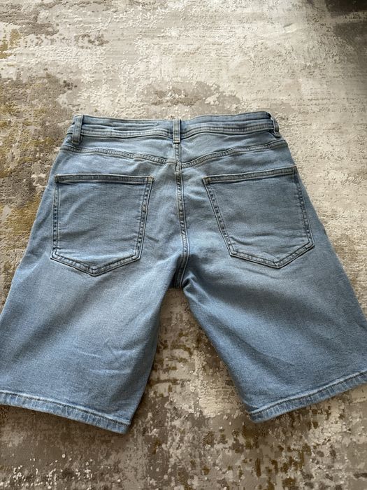 Pantaloni scurti Bershka marime 40