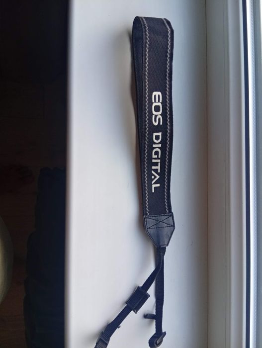 Ремешок на Canon EOS Digital оригинал