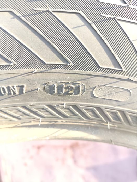 Продам комплект шин