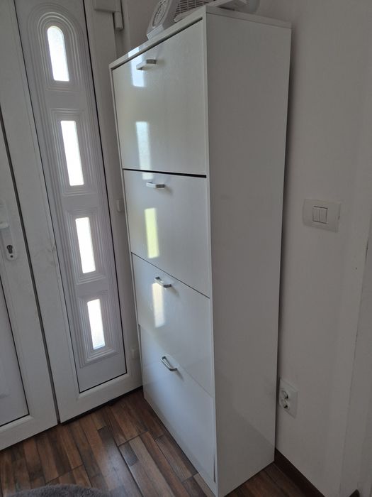 Dulap pentru pantofi Beko 4 
Dimensiuni:
- L64 B29 H158 сm.