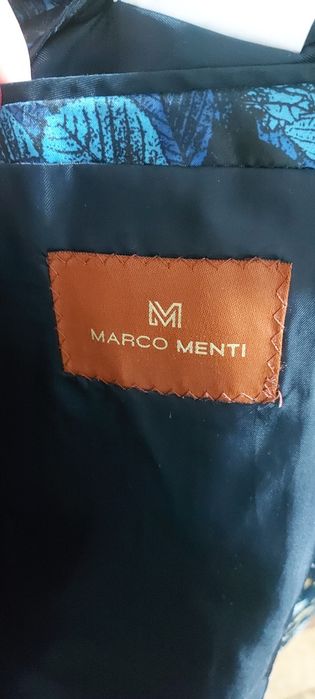 Костюм мужской тройка