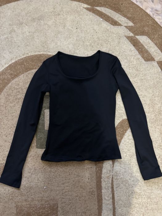 топик черного цвета S