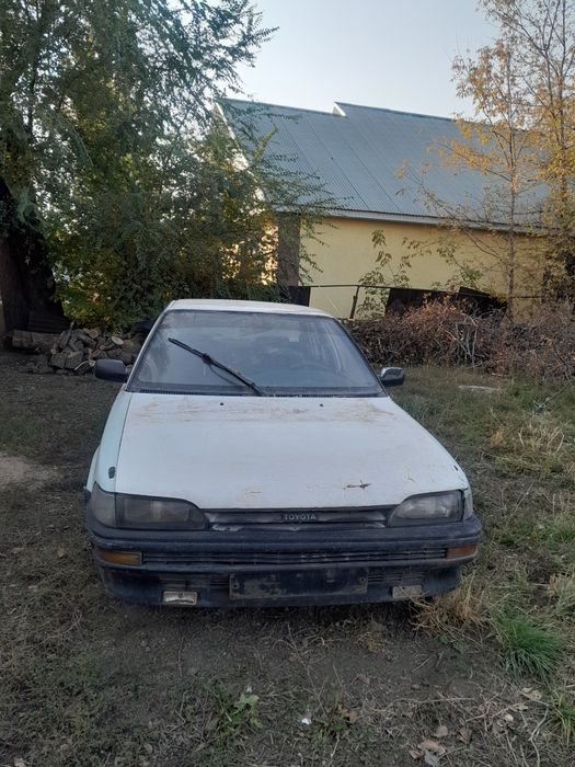 Тойота  королла.