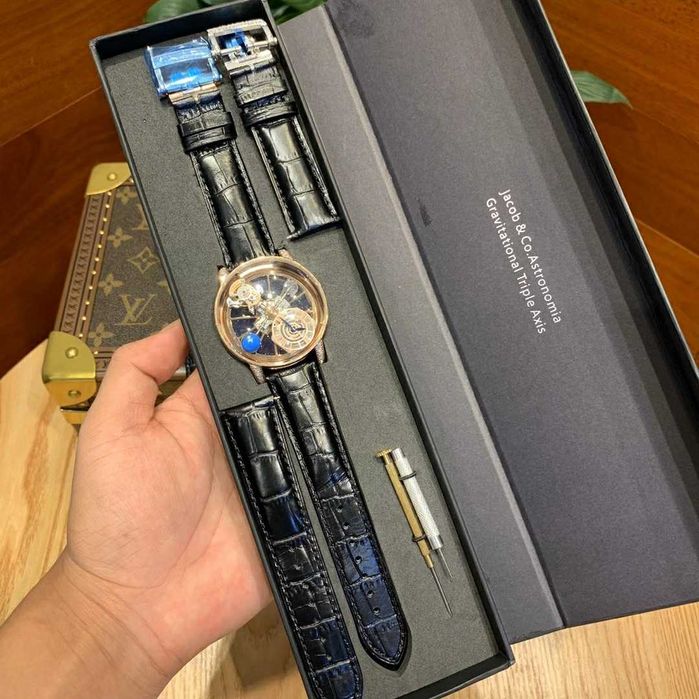 Jacob & Co. Astronomia Tourbillon с кварцов механизъм