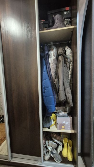 Продам шкаф в прихожую