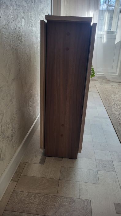 Продам стол книжка