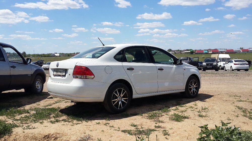Volkswagen Polo седан