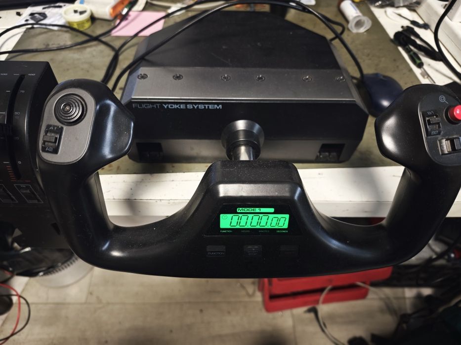 Vând simulator manșa avion Logitech Flight Yoke System