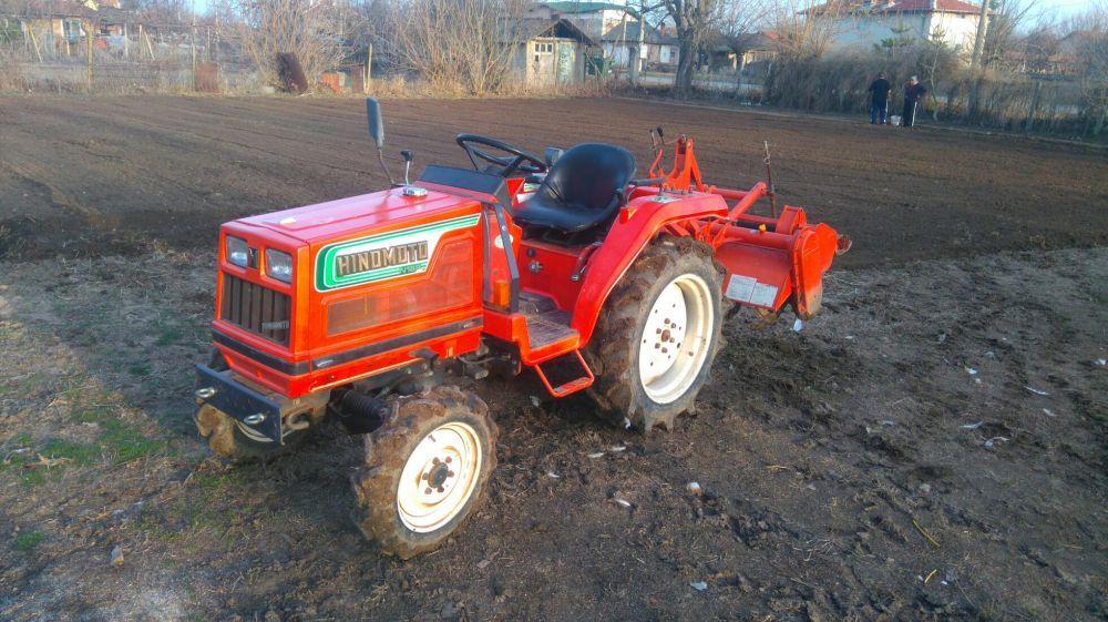 Услуги с  малък трактор