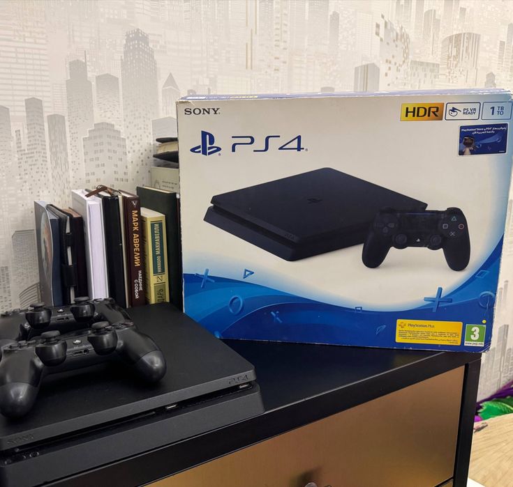 PS4 Slim 1TB + 2 джойстика + игры
