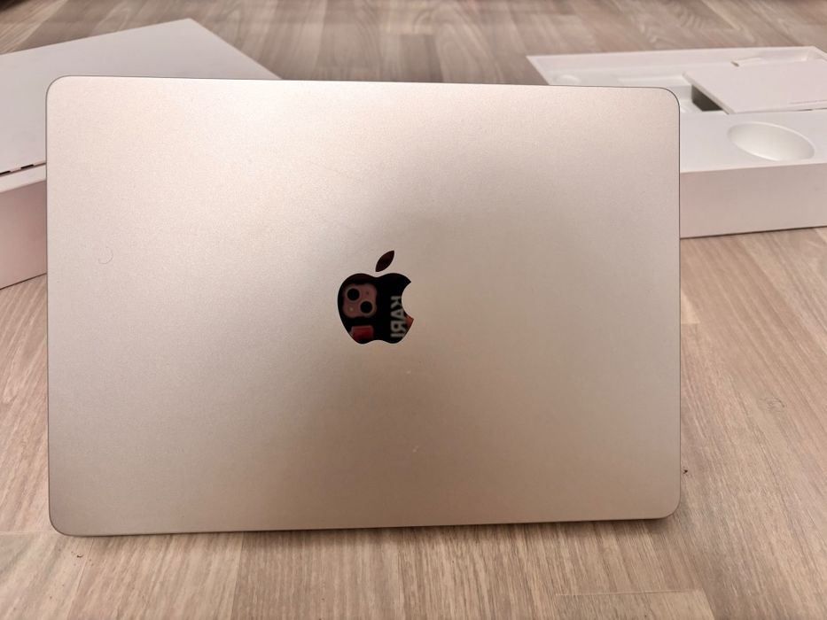 Продам мак бук (Apple mac book air M2)