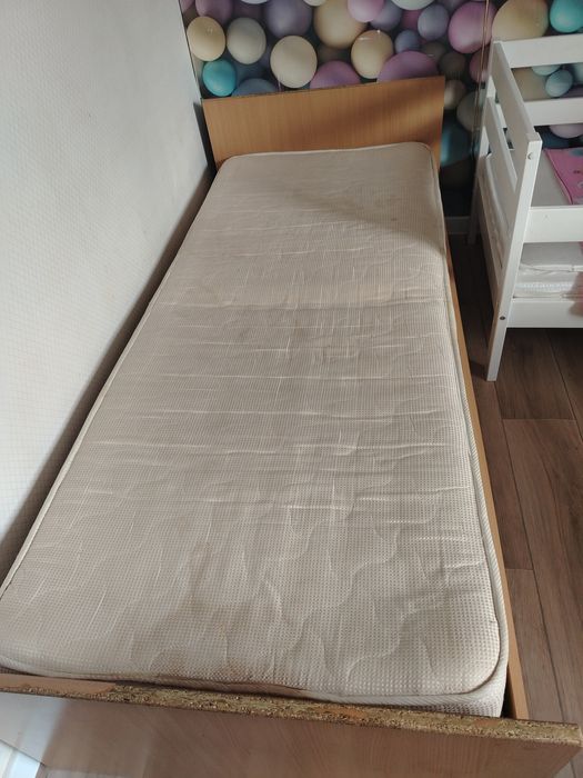 Продаётся кровать