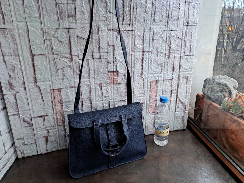 дамска чанта,малка тъмно синя чантичка