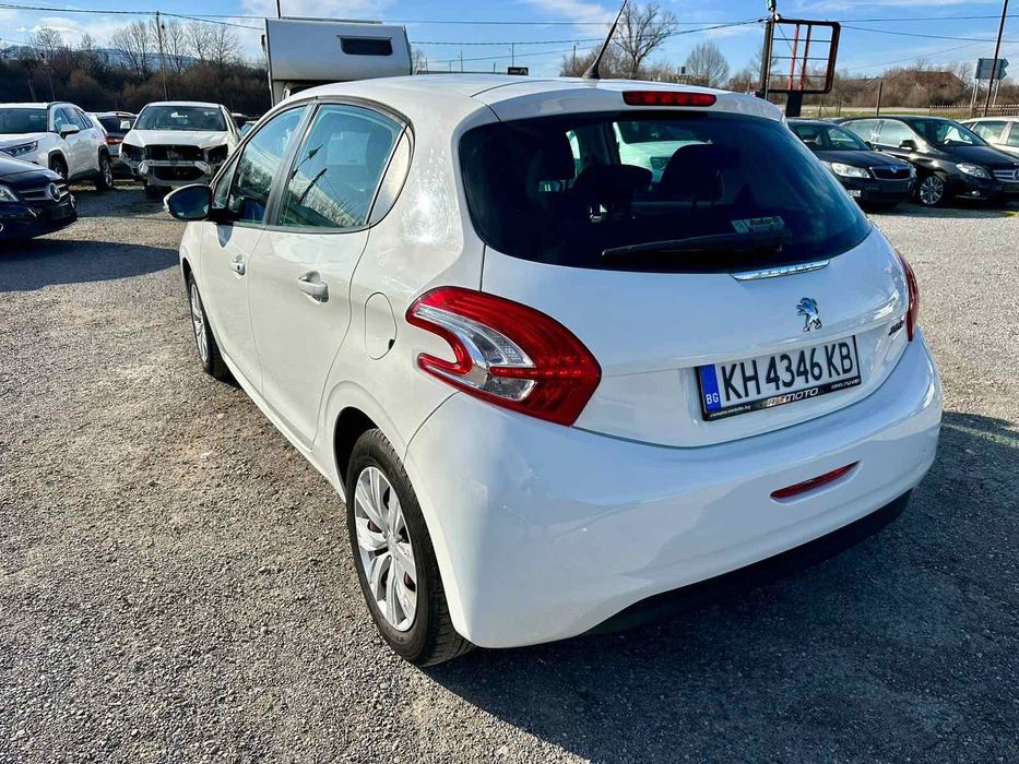 Peugeot 208. 2016 година