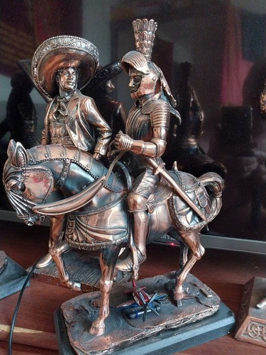 Каминные фигуры .