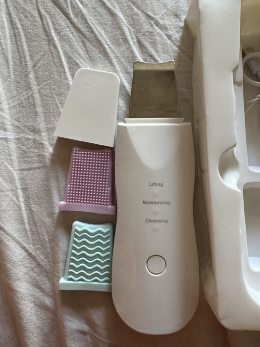 Уред за почистване на лице