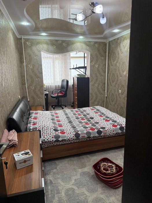 Продам квартиру в центре города .