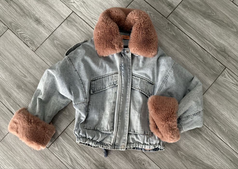 Jachetă din denim cu blăniță roz