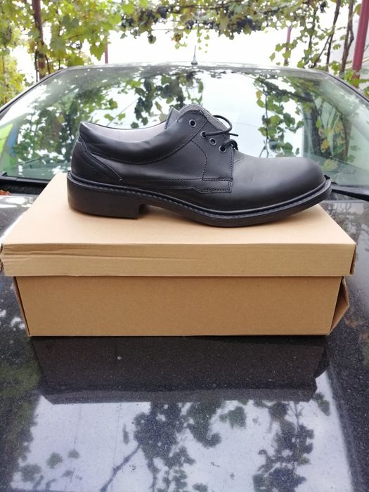 Pantofi de piele de bovina ... Schimb cu bocanci