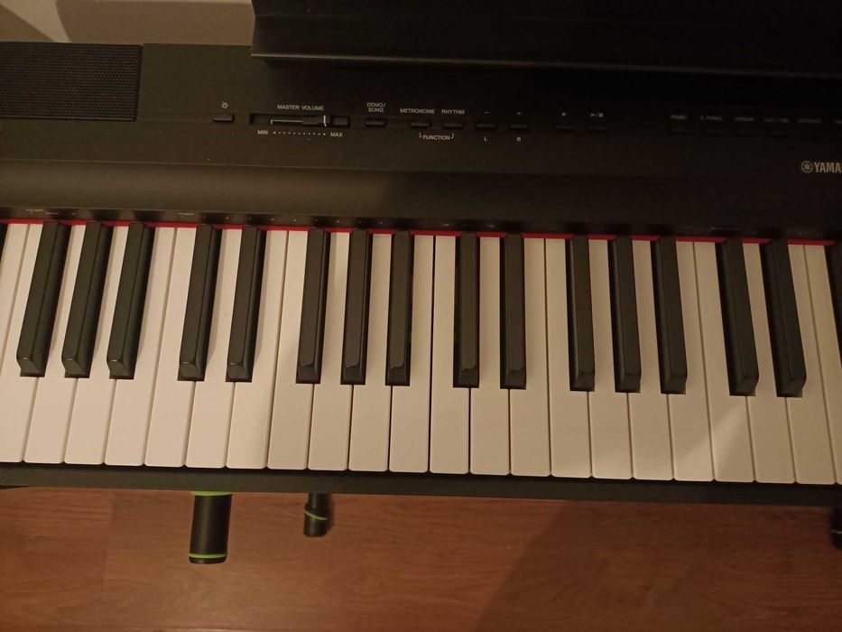 Vand pian Yamaha P125a 88 clape cu pedala