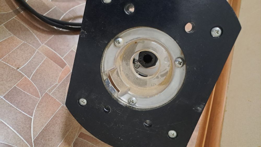 Фрезер вертикальный.