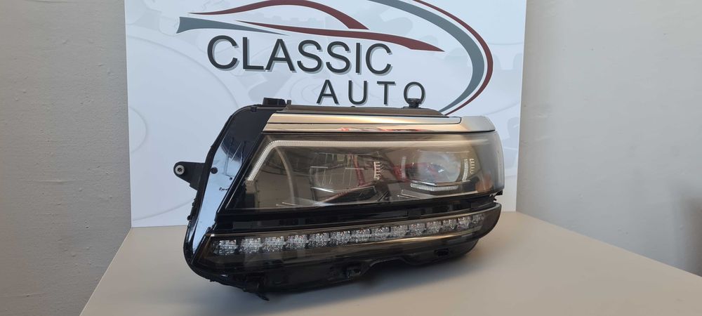 Ляв фар VW Tiguan 17г.