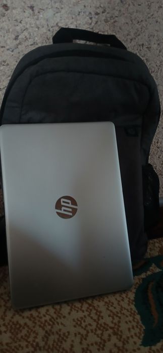 Hp laptopi made in Dubai with bag and also charger