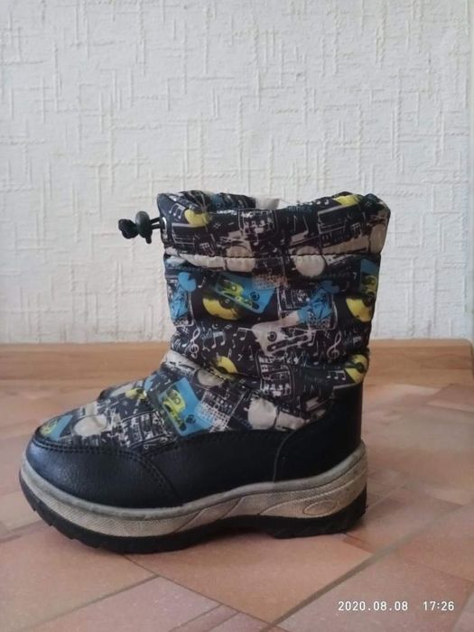 Продам ботинки на мальчика