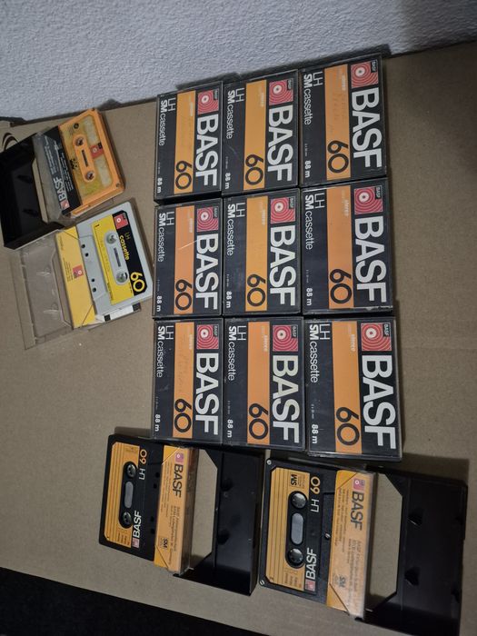 Vând Lot 13 casete audio originale Basf LH,SM,muzica mixta de 60 minute