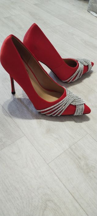 Продам нарядные туфельки