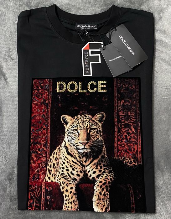 Vand tricou nou de barbati