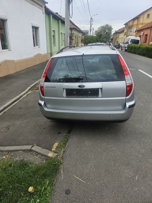 Vând ford Mondeo 1.8 benzina