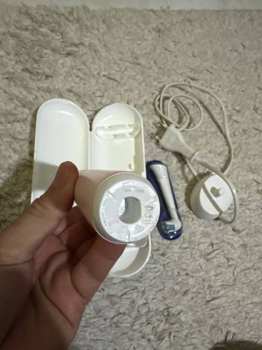 Periuta electrica oralb io3