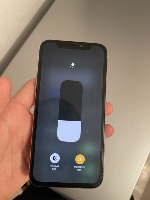 Продам iPhone X на 64 Гб