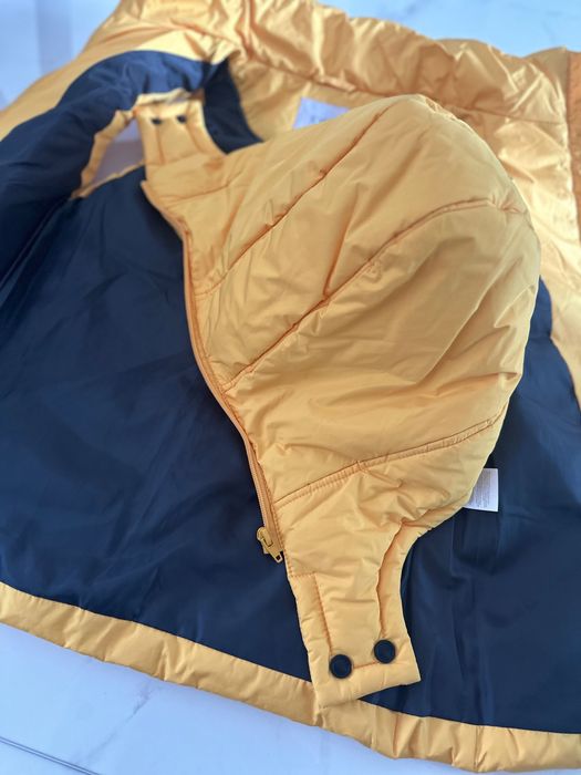 Дамска грейка без ръкави с качулка и джобове