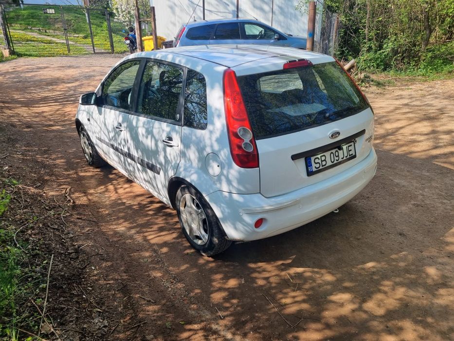 Ford Fiesta 2006  1,6 TDCi s-au schimb