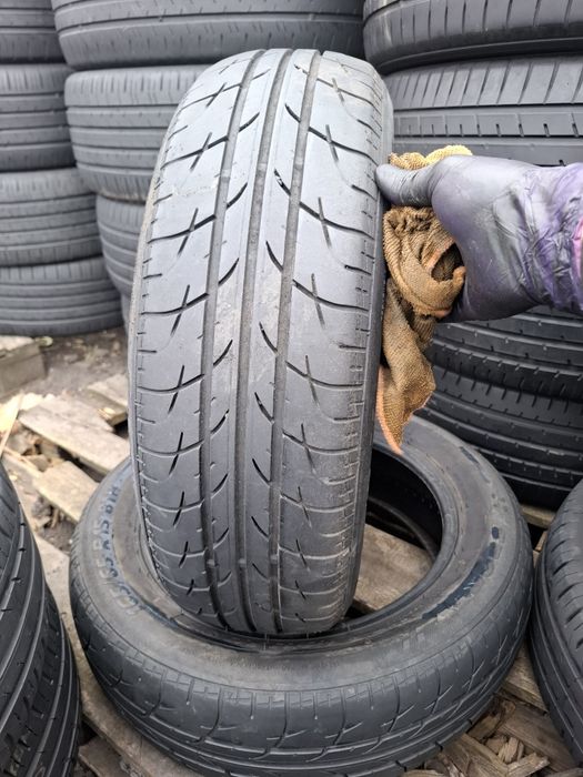 Vand 2 anvelope 165 65 15 serbing de vara