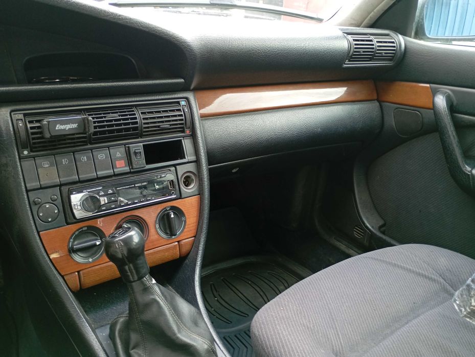 Продавам Audi 100 (4A, C4) 2. 3 E, 133 к. с.