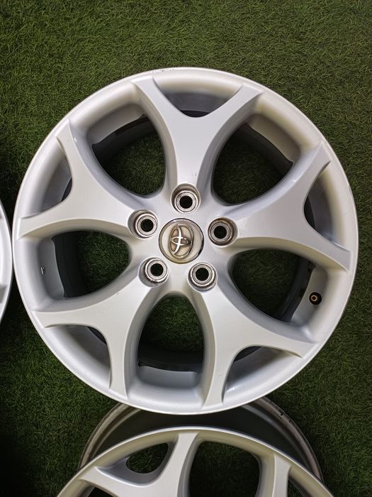 Диски R17 5x114.3 на Toyota.
