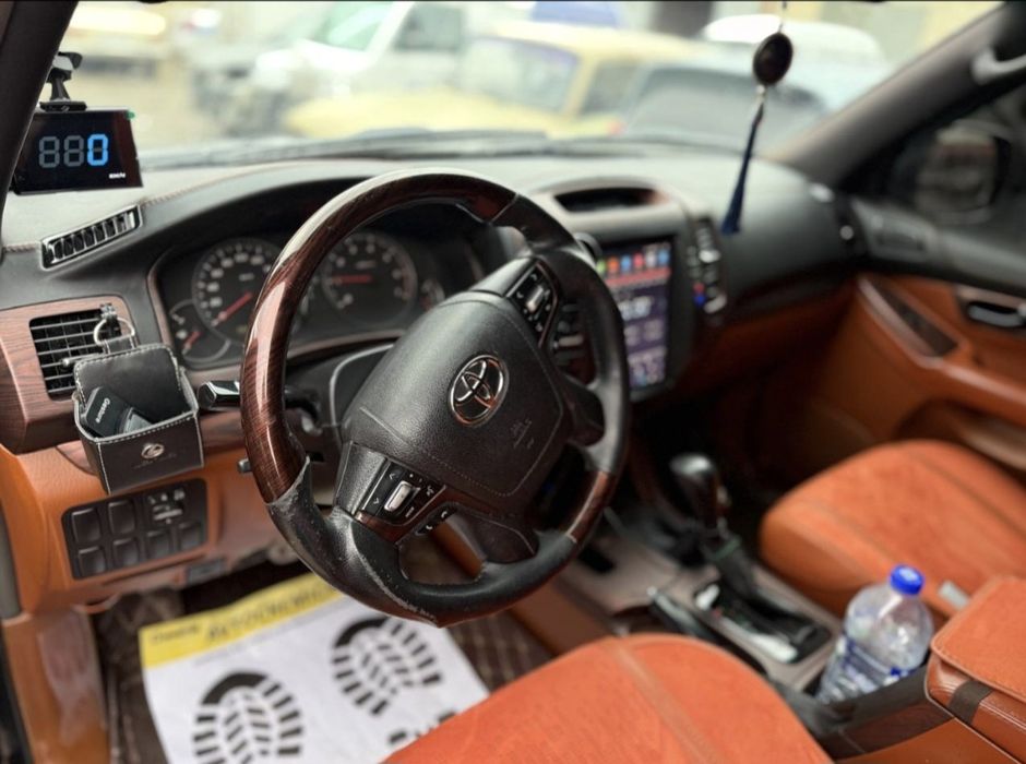 Land cruiser PRADO 120.