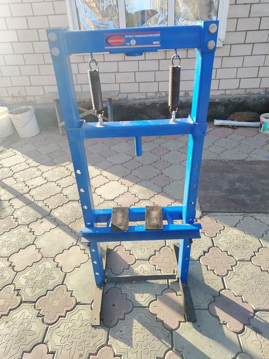 Продам новый пресс 12 тонн