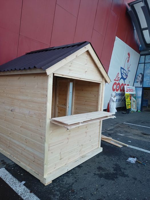 Chiosc lemn, casuta comert stradal.