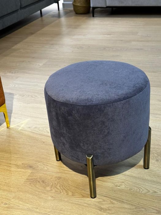 Пуф с ножками