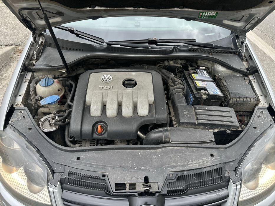 Volkswagen Golf  5 2.0TDI BKD GT