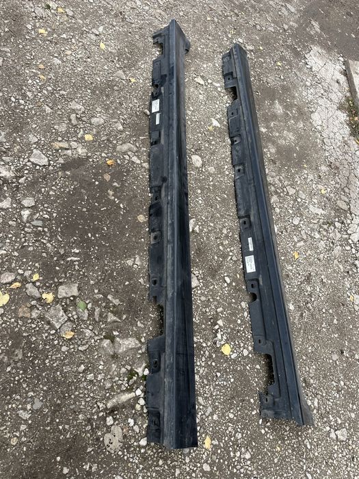 Продавам предна броня и прагове за BMW F10