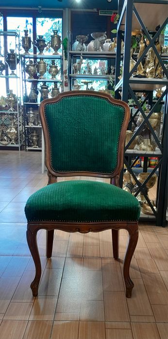 Мягкая мебель эпохи СССР.