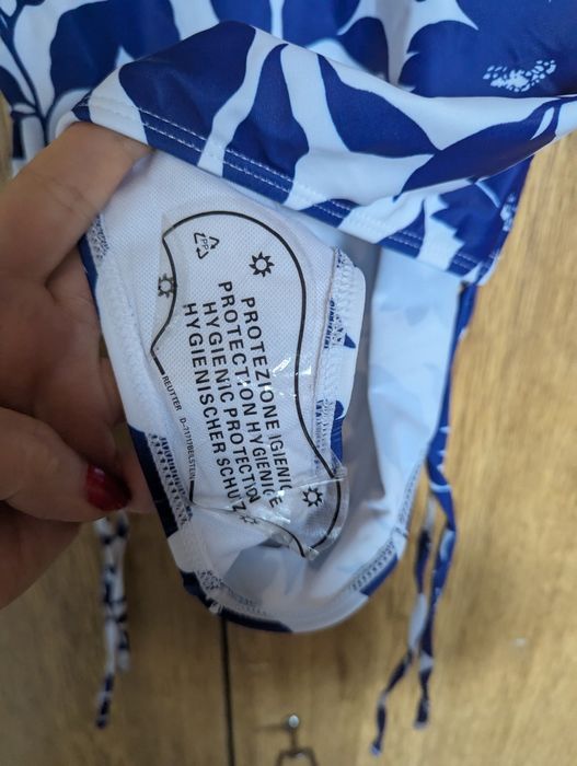 Нов цял бански костюм