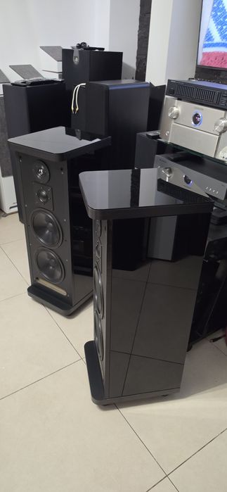 Boxe de podea olandeze Audiolab cu difuzoare VIFA