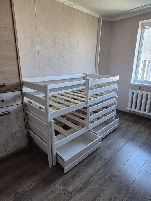 Двухъярусная кровать